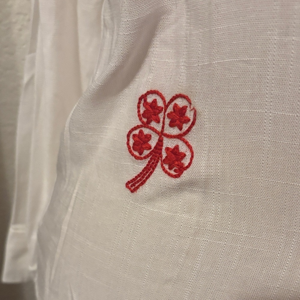 Taelynn Lucky Stars White Button-Up Shirt with Red Embroidery-Size Large - Picture 4 of 7